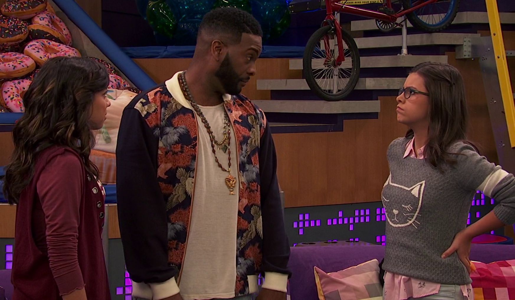 Фото - : 1745x1016 / 206 Кб