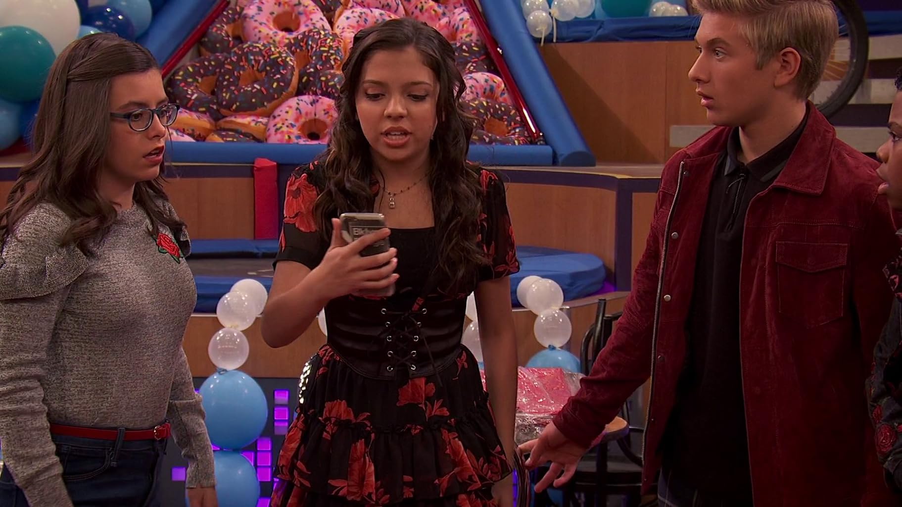 Фото - : 1823x1024 / 181 Кб