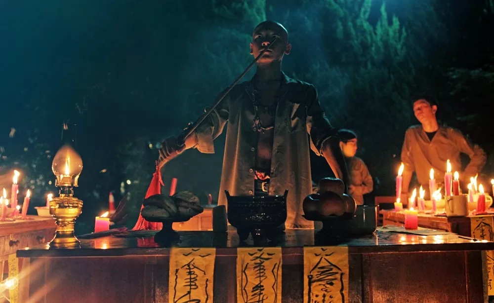 Фото - : 1000x614 / 162 Кб