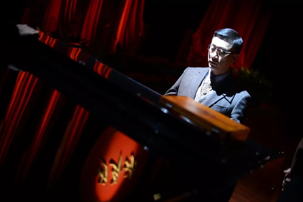 Фото - : 1000x667 / 86 Кб