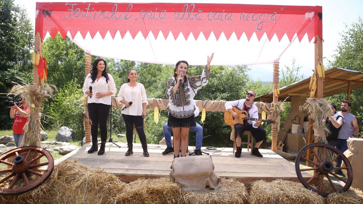 Фото - : 1440x810 / 317 Кб