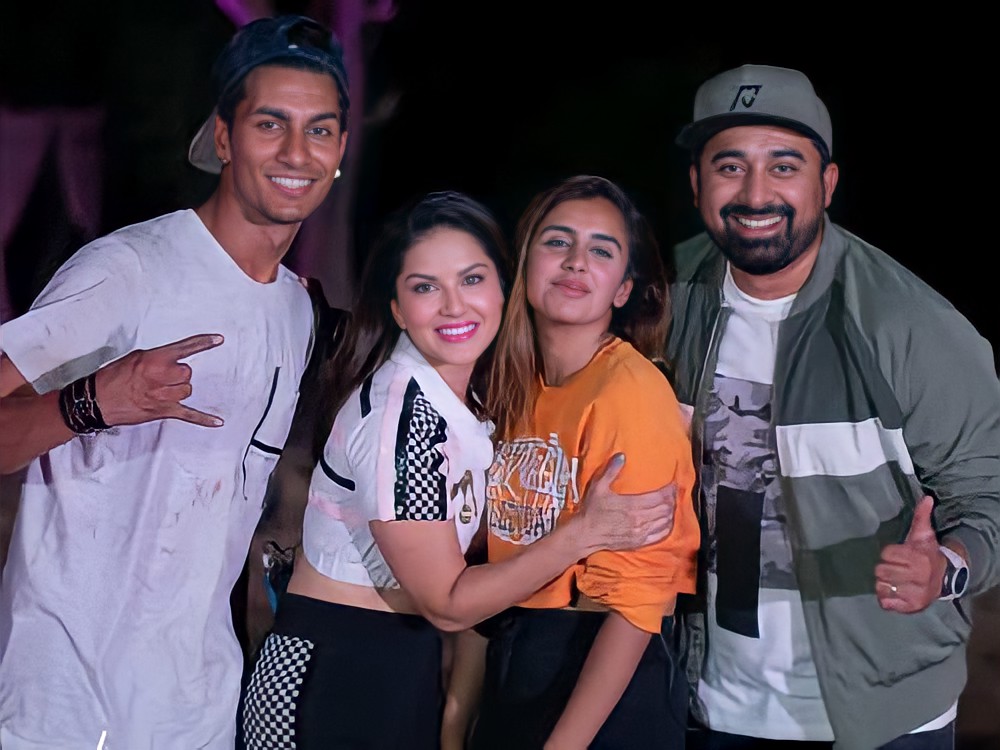 Фото - : 1000x750 / 133 Кб