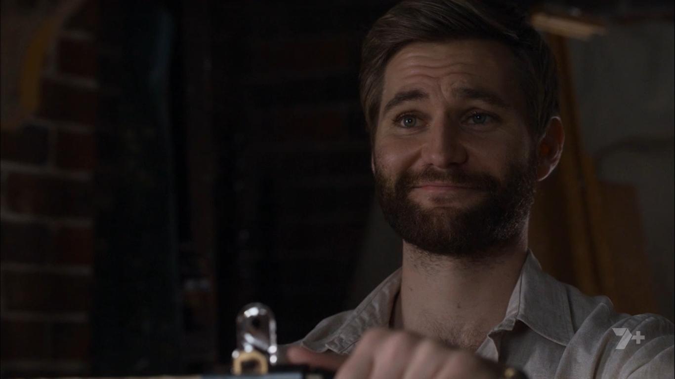 Фото - : 1366x768 / 44 Кб