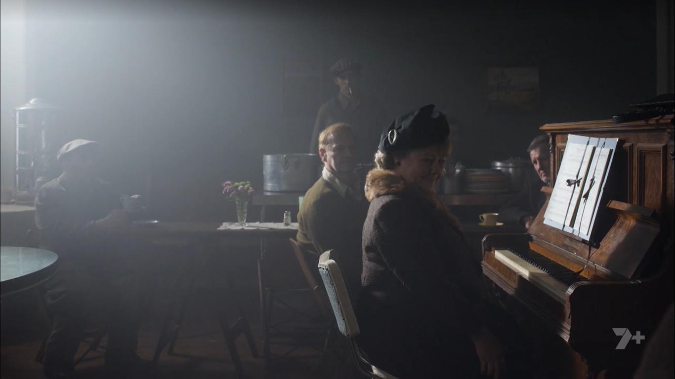 Фото - : 1366x768 / 50 Кб