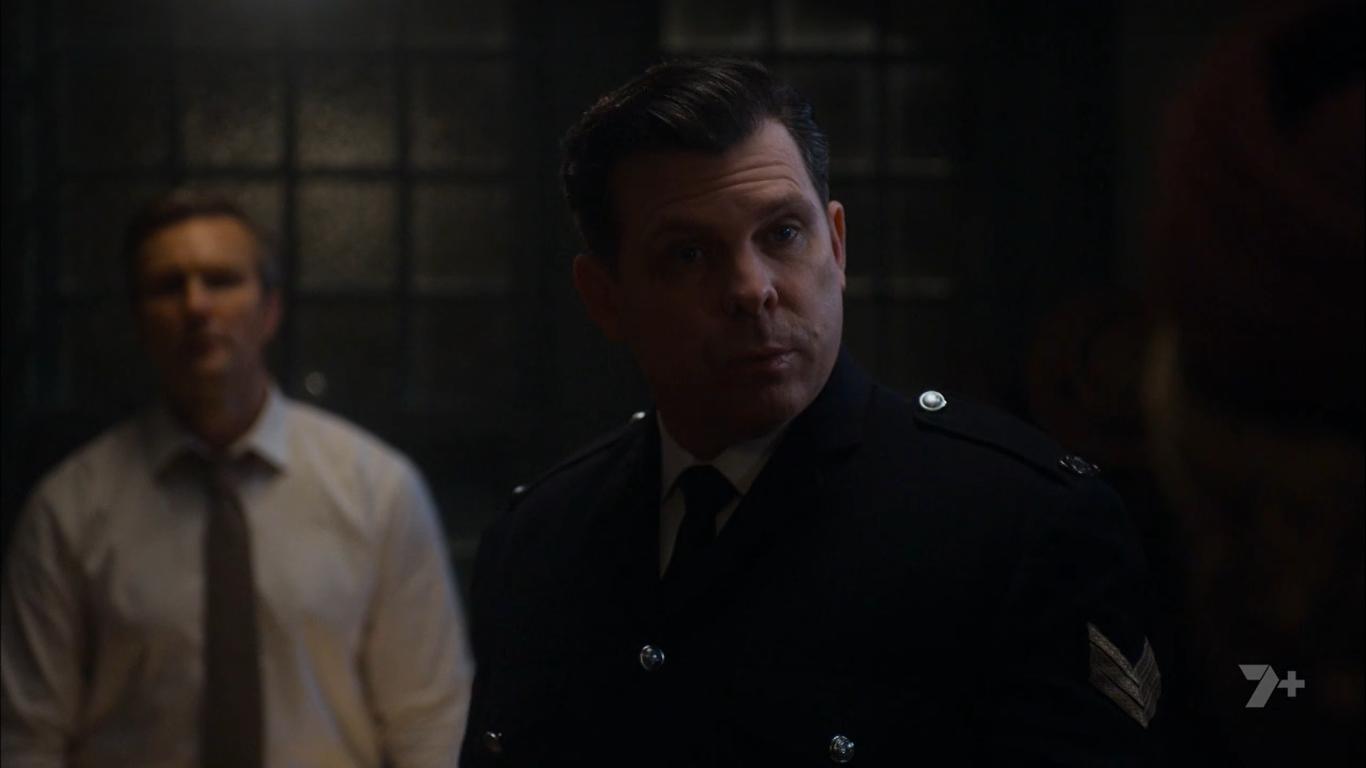 Фото - : 1366x768 / 33 Кб