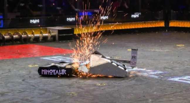 Фото - : 648x352 / 54 Кб