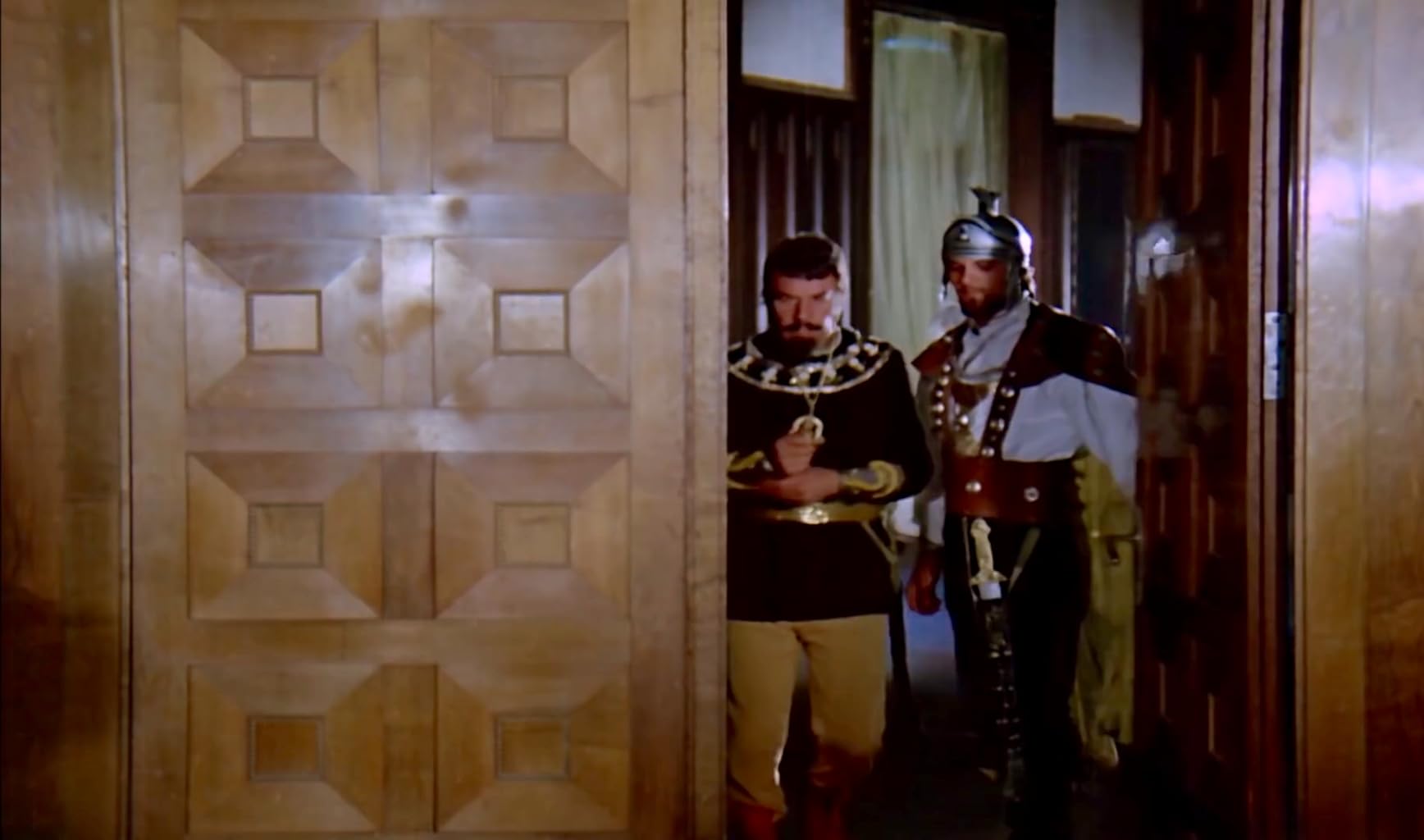 Фото - : 1736x1024 / 96 Кб