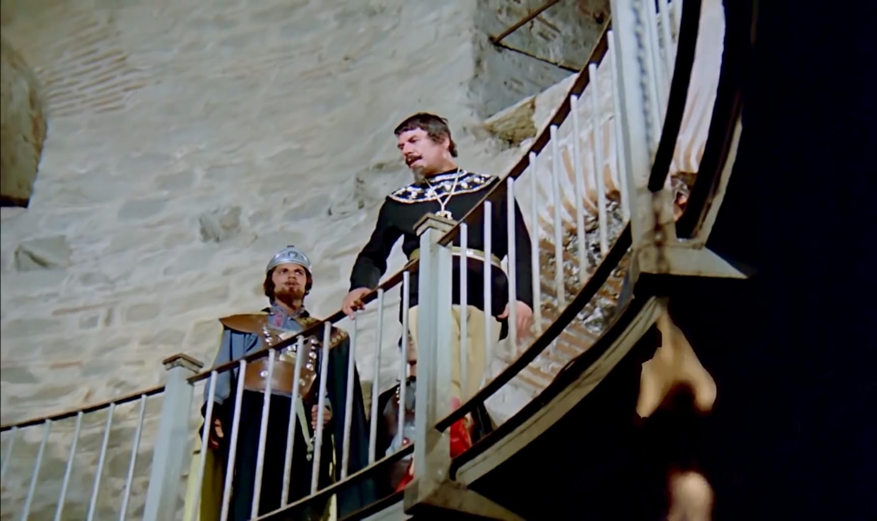 Фото - : 1723x1024 / 114 Кб