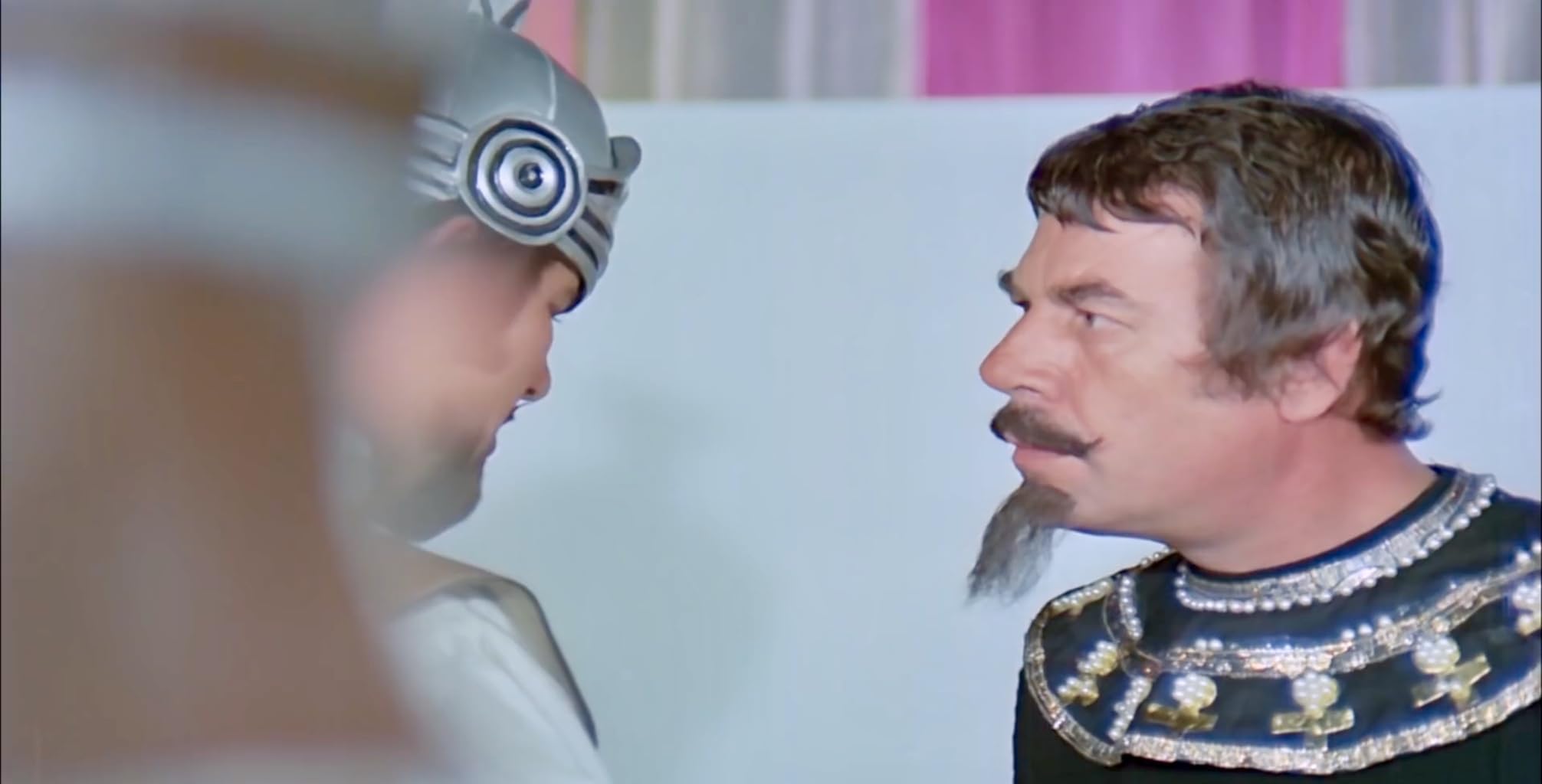 Фото - : 2012x1024 / 88 Кб