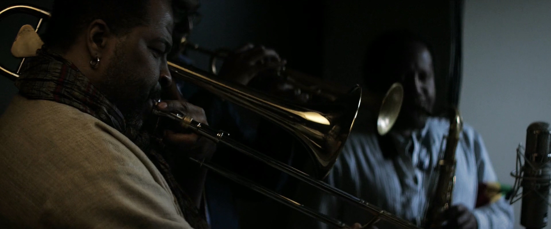 Фото - : 1920x800 / 233 Кб