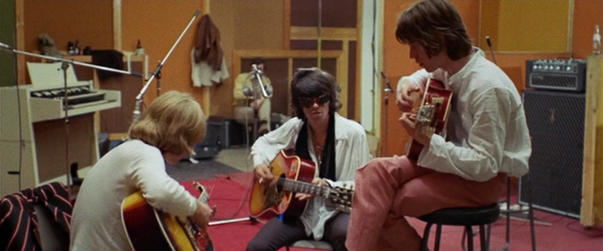 Фото - : 1920x800 / 389 Кб