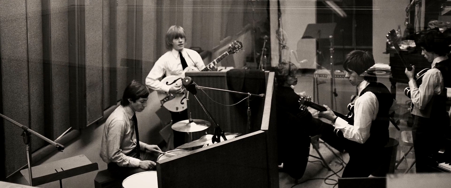 Фото - : 1920x800 / 458 Кб