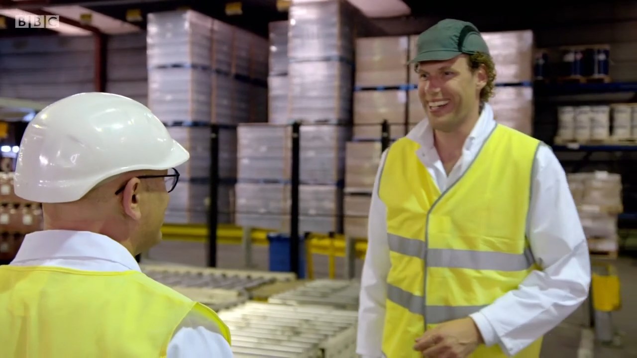 Фото - : 1280x720 / 115 Кб