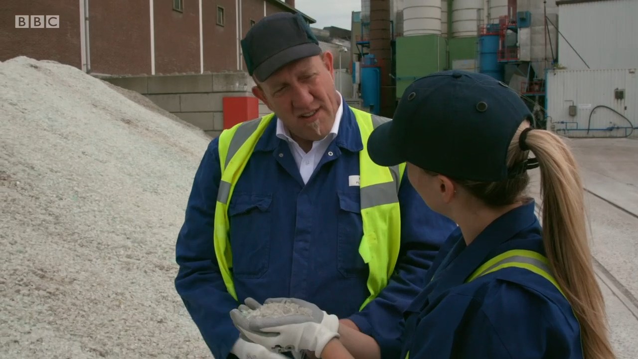 Фото - : 1280x720 / 144 Кб