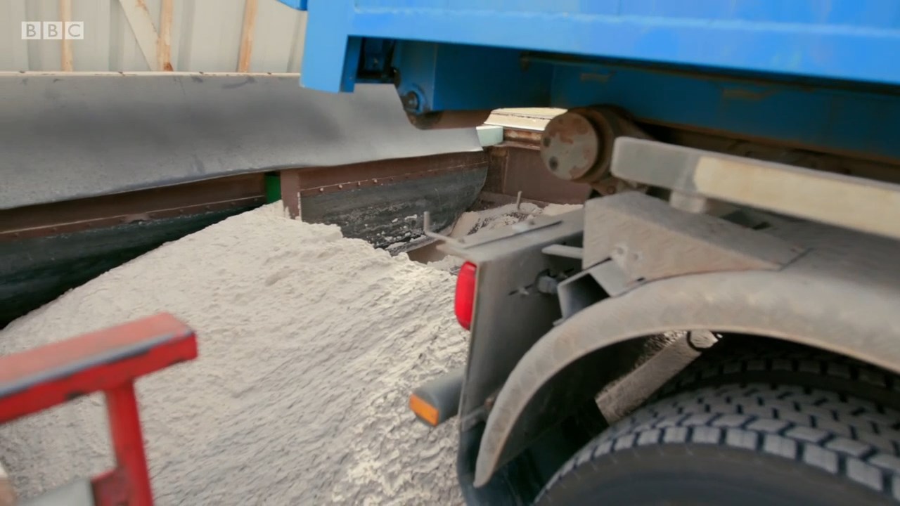 Фото - : 1280x720 / 119 Кб