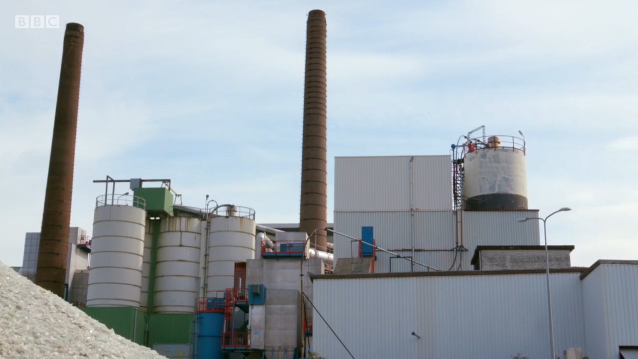 Фото - : 1280x720 / 94 Кб