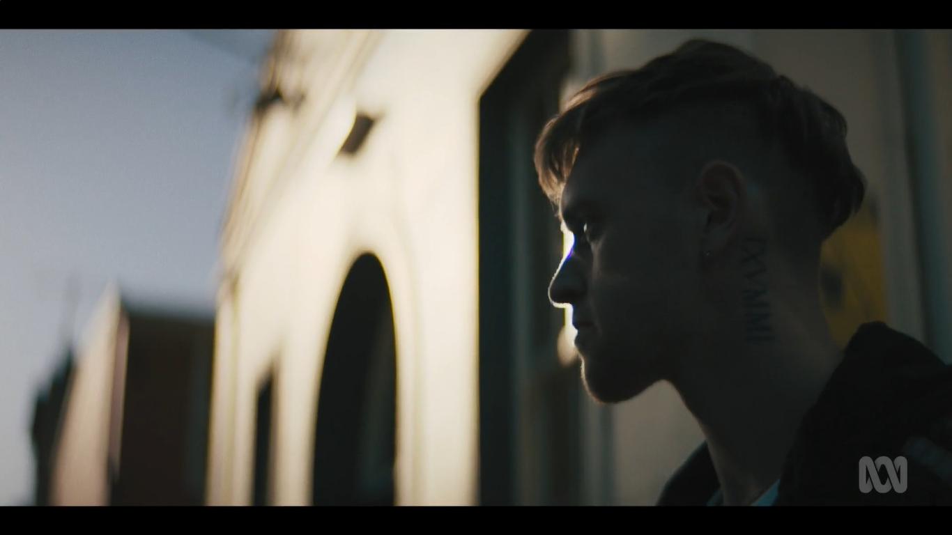 Фото - : 1366x768 / 42 Кб