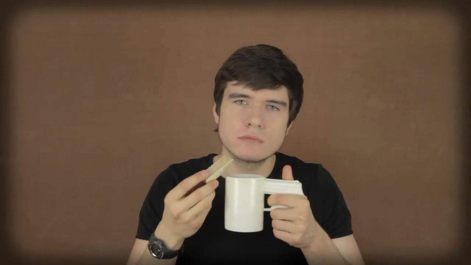 Фото - : 1600x900 / 52 Кб