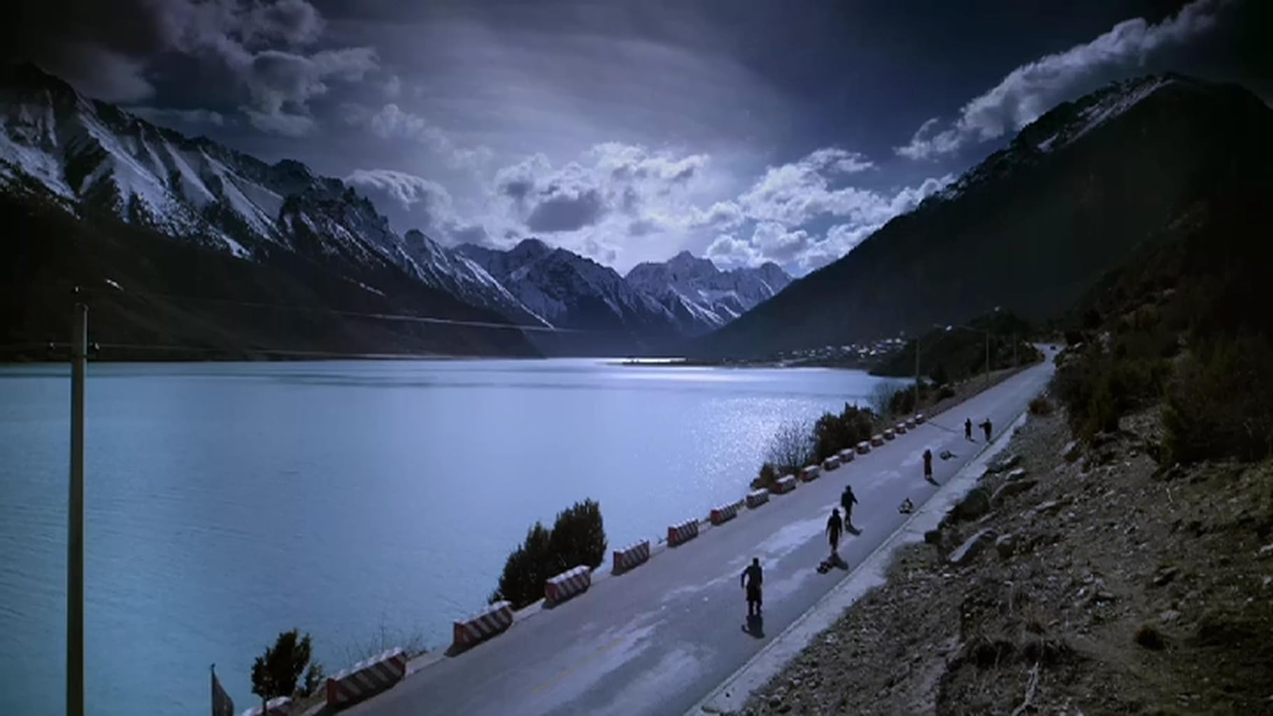 Фото - : 1820x1024 / 112 Кб