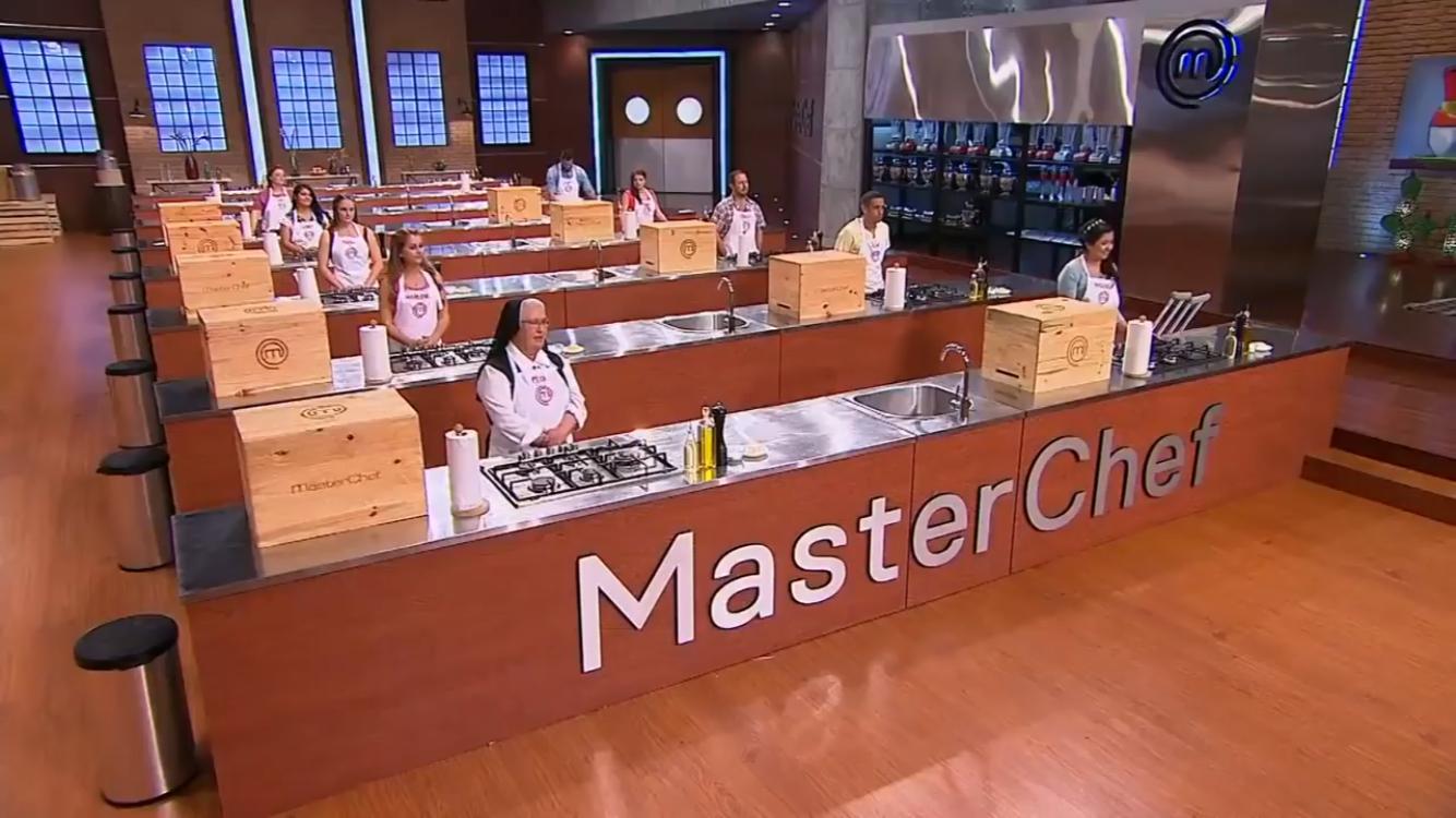 Фото - : 1334x750 / 120 Кб