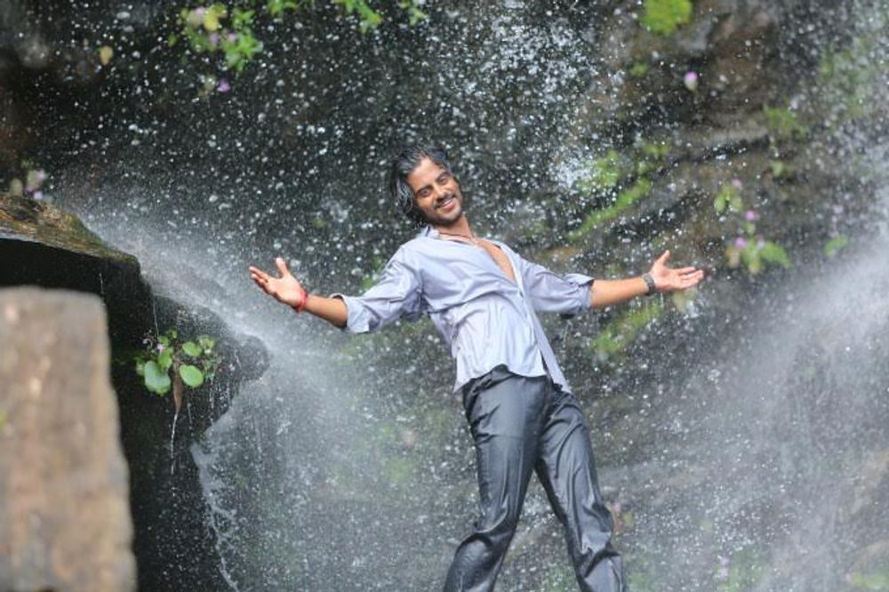 Фото - : 1000x666 / 120 Кб