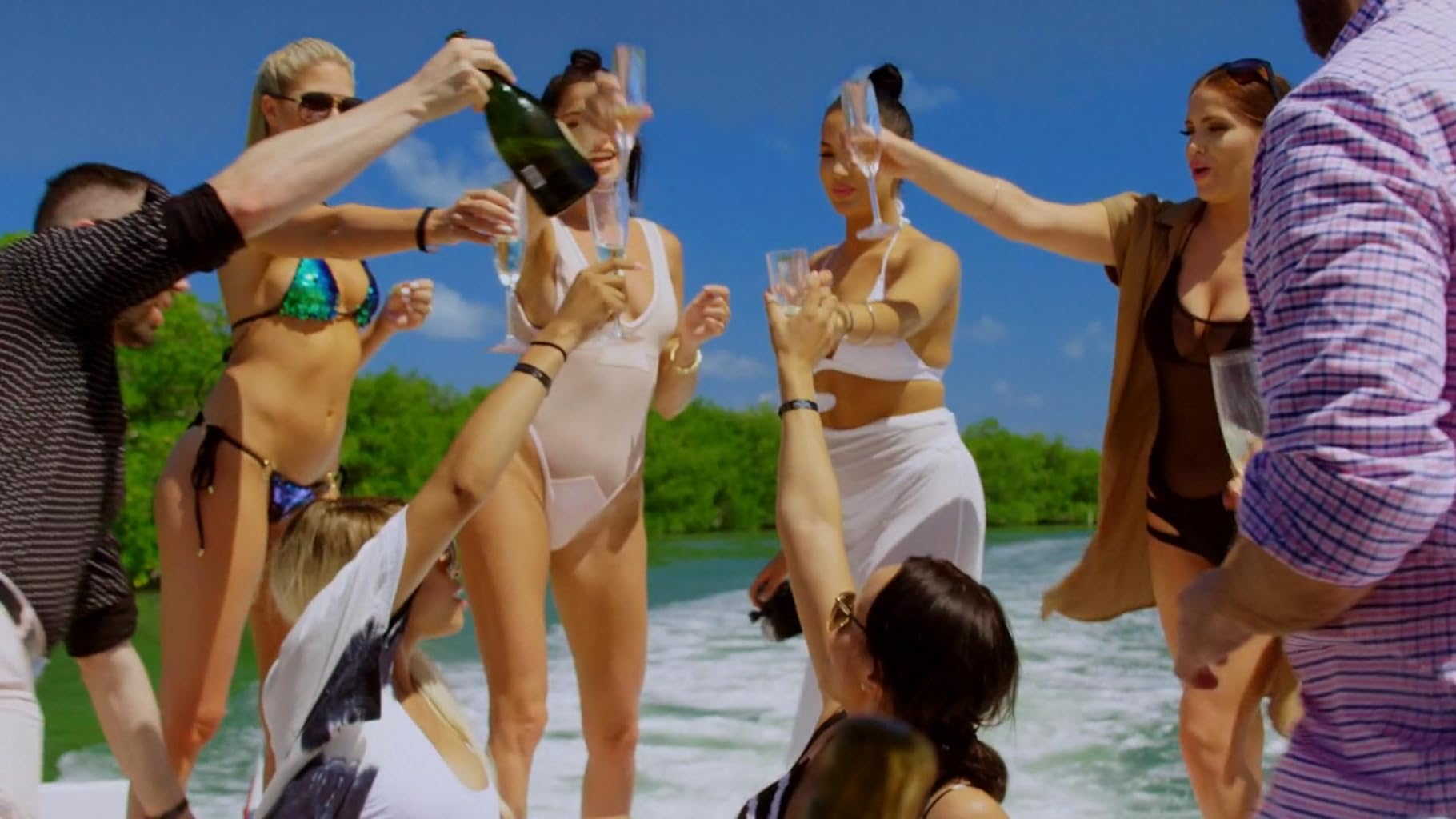 Фото - : 1820x1024 / 143 Кб