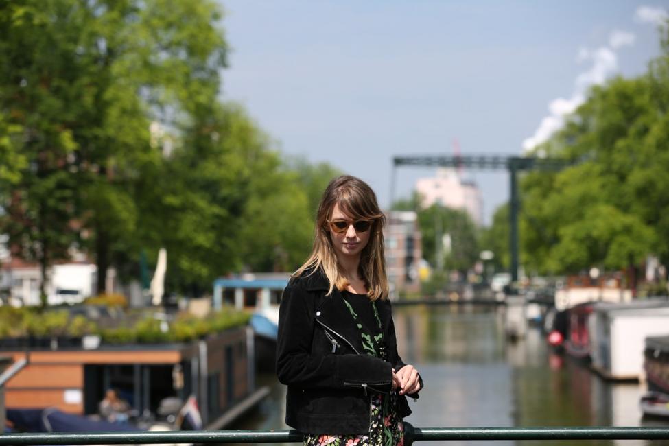 Фото - : 975x650 / 60 Кб