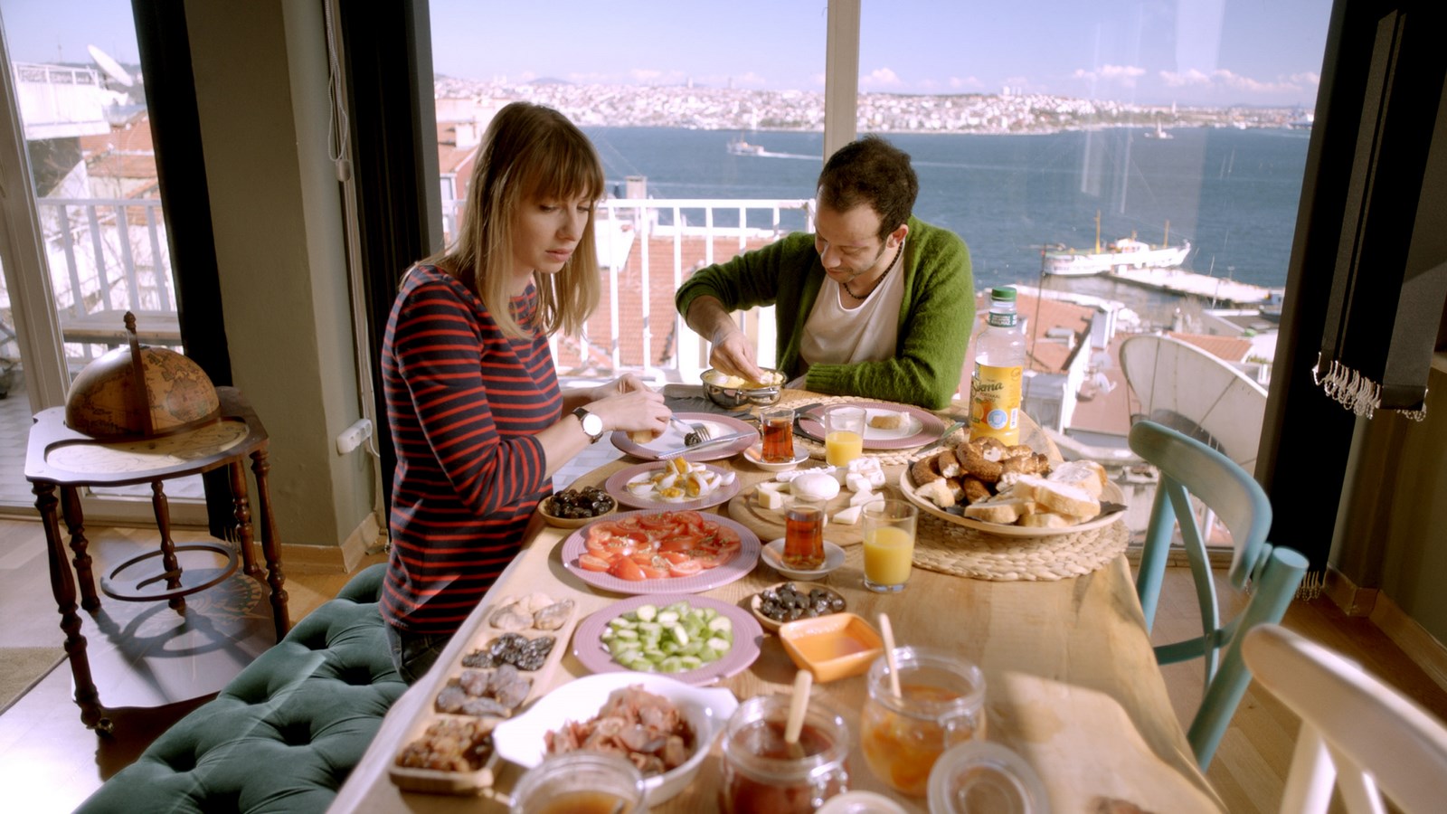 Фото - : 1600x900 / 272 Кб