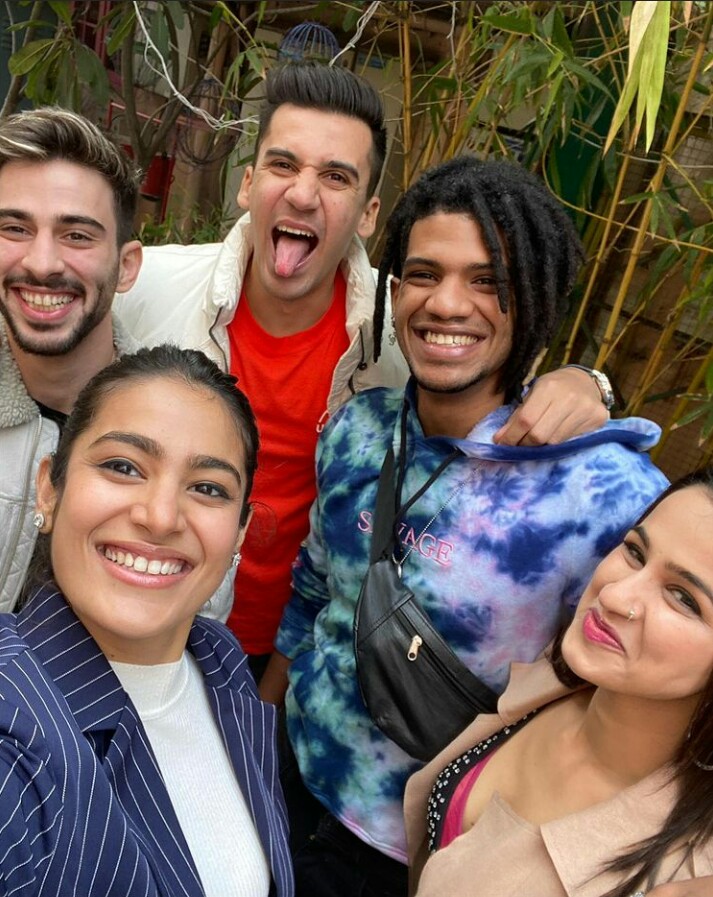 Фото - : 713x897 / 175 Кб