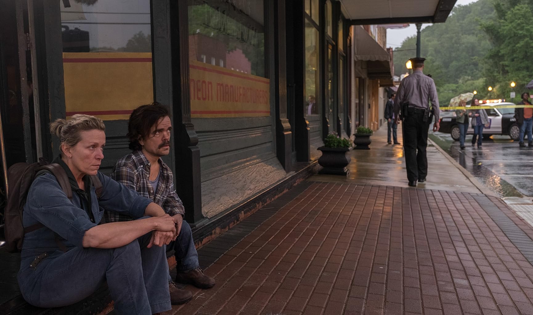 Фото - Три билборда на границе Эббинга, Миссури: 1730x1024 / 174 Кб