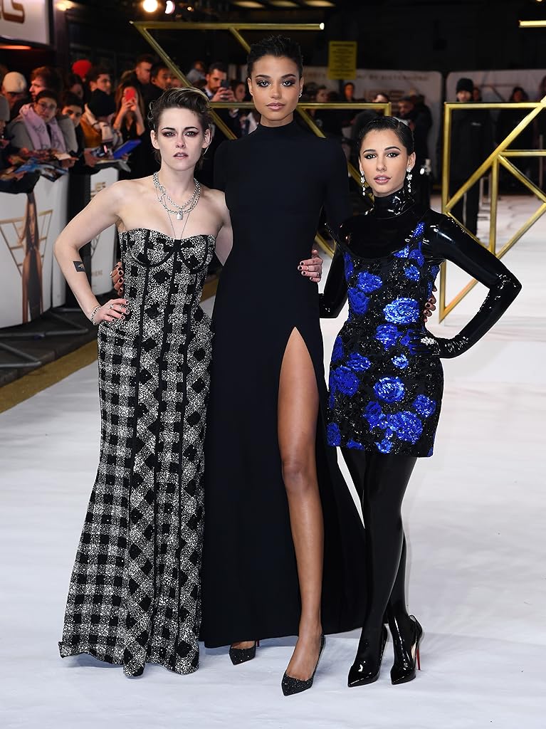 Фото - Ангелы Чарли: 767x1024 / 132 Кб