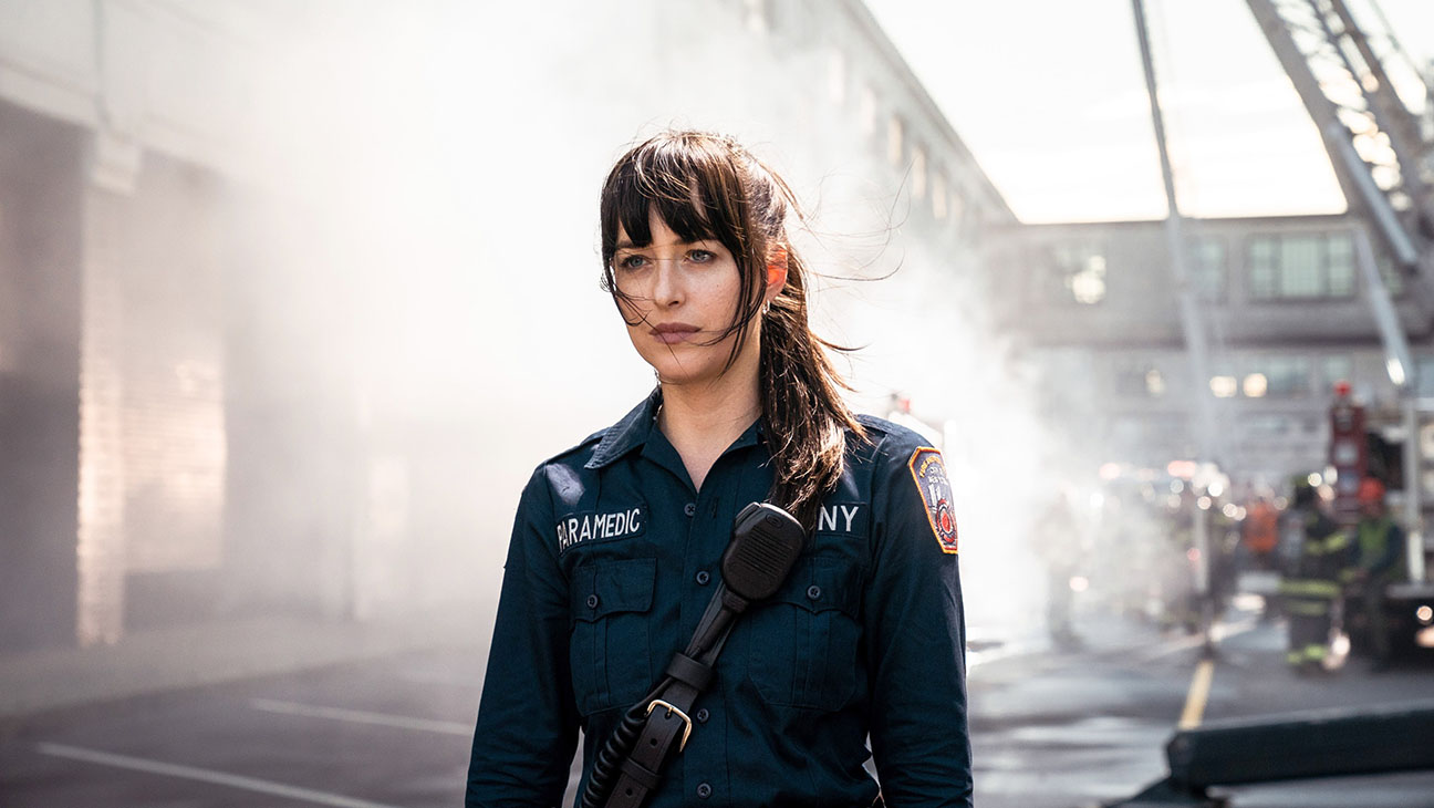 Фото - Мадам Паутина: 1296x730 / 128.14 Кб