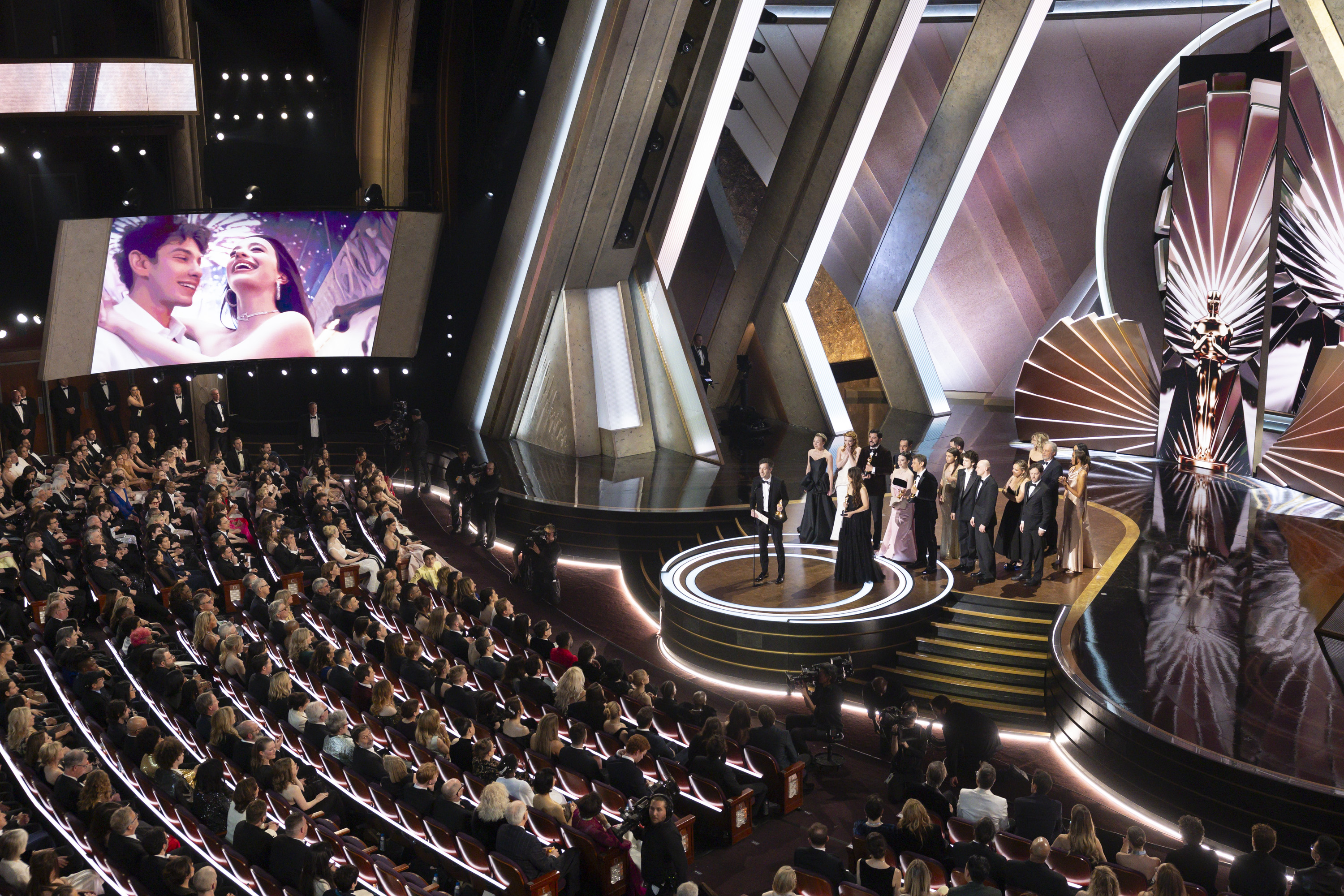 Фото - Анора: 3000x2000 / 2068.63 Кб