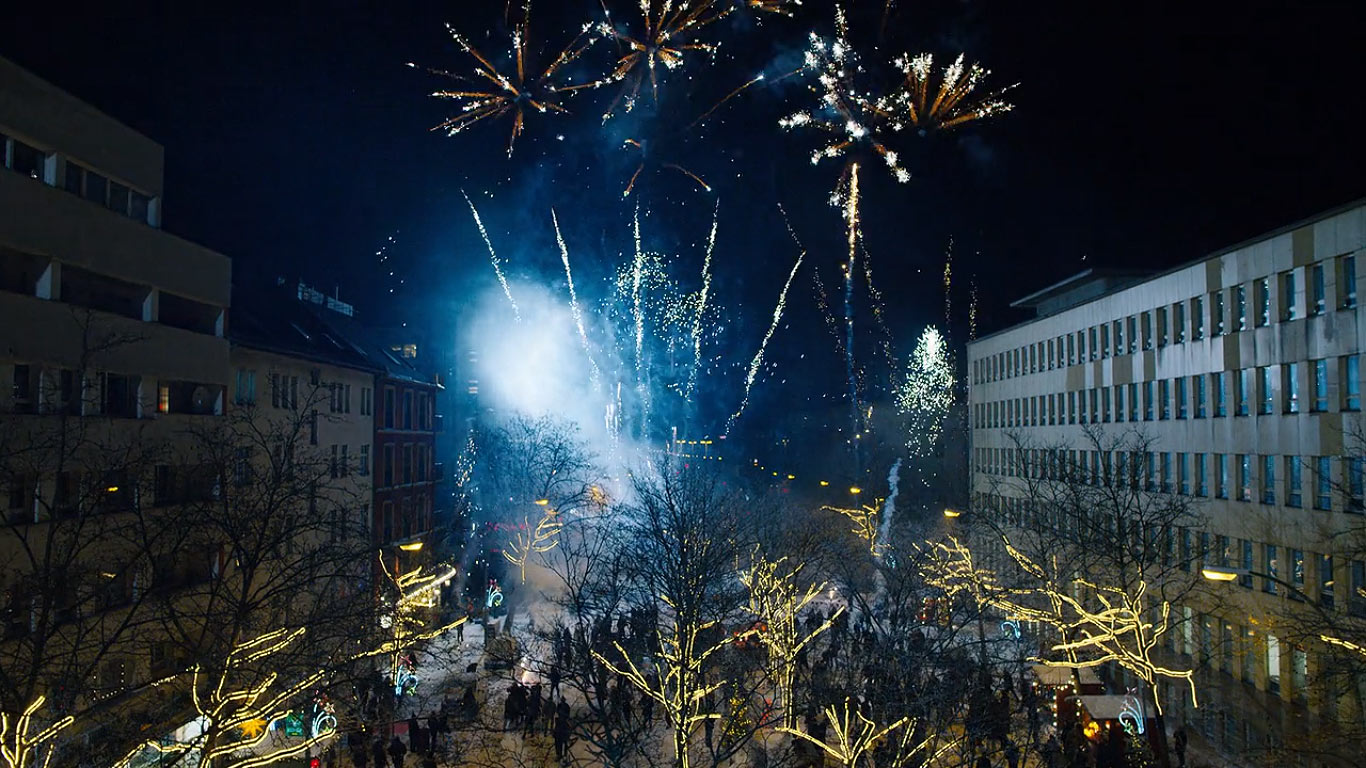 Фото - : 1366x768 / 251 Кб