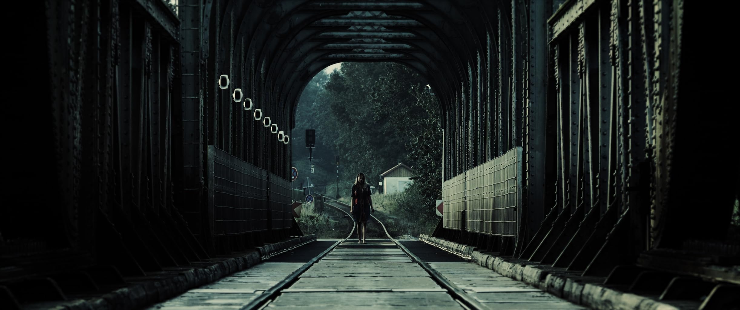 Фото - : 2444x1024 / 203 Кб