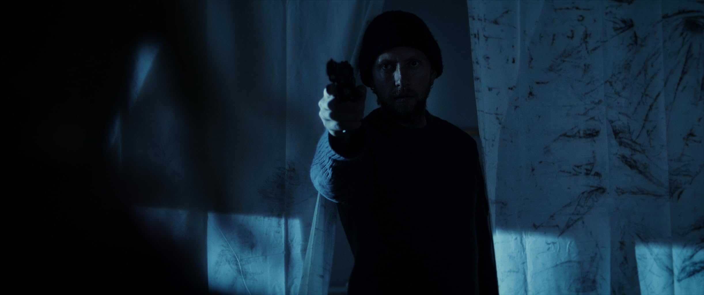 Фото - : 2444x1024 / 79 Кб