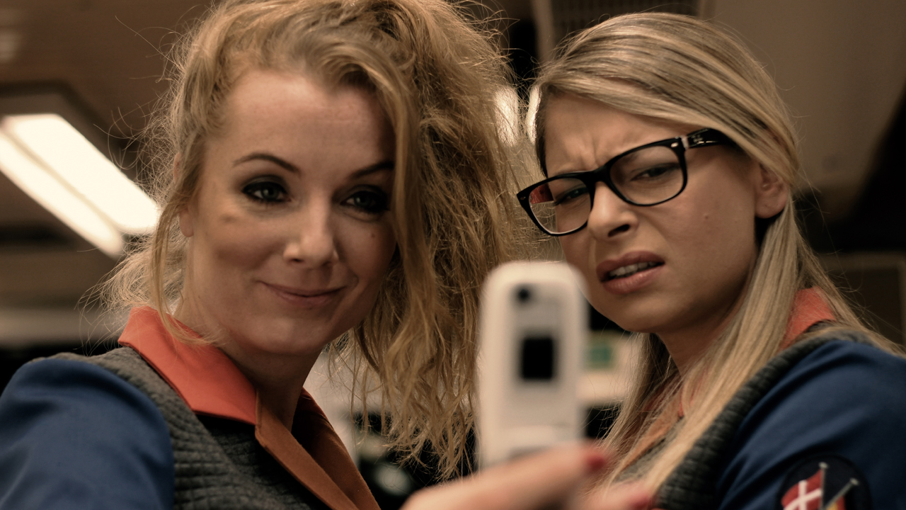 Фото - : 1280x720 / 526 Кб