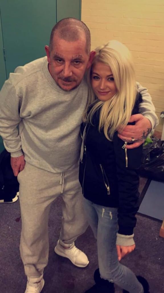 Фото - : 576x1024 / 49 Кб