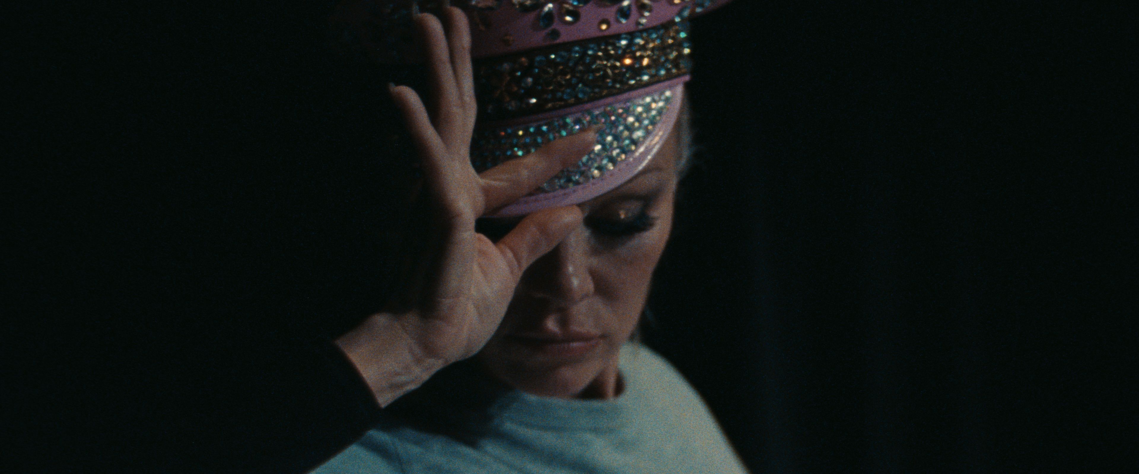 Фото - Шоугерл: 3840x1599 / 436.31 Кб