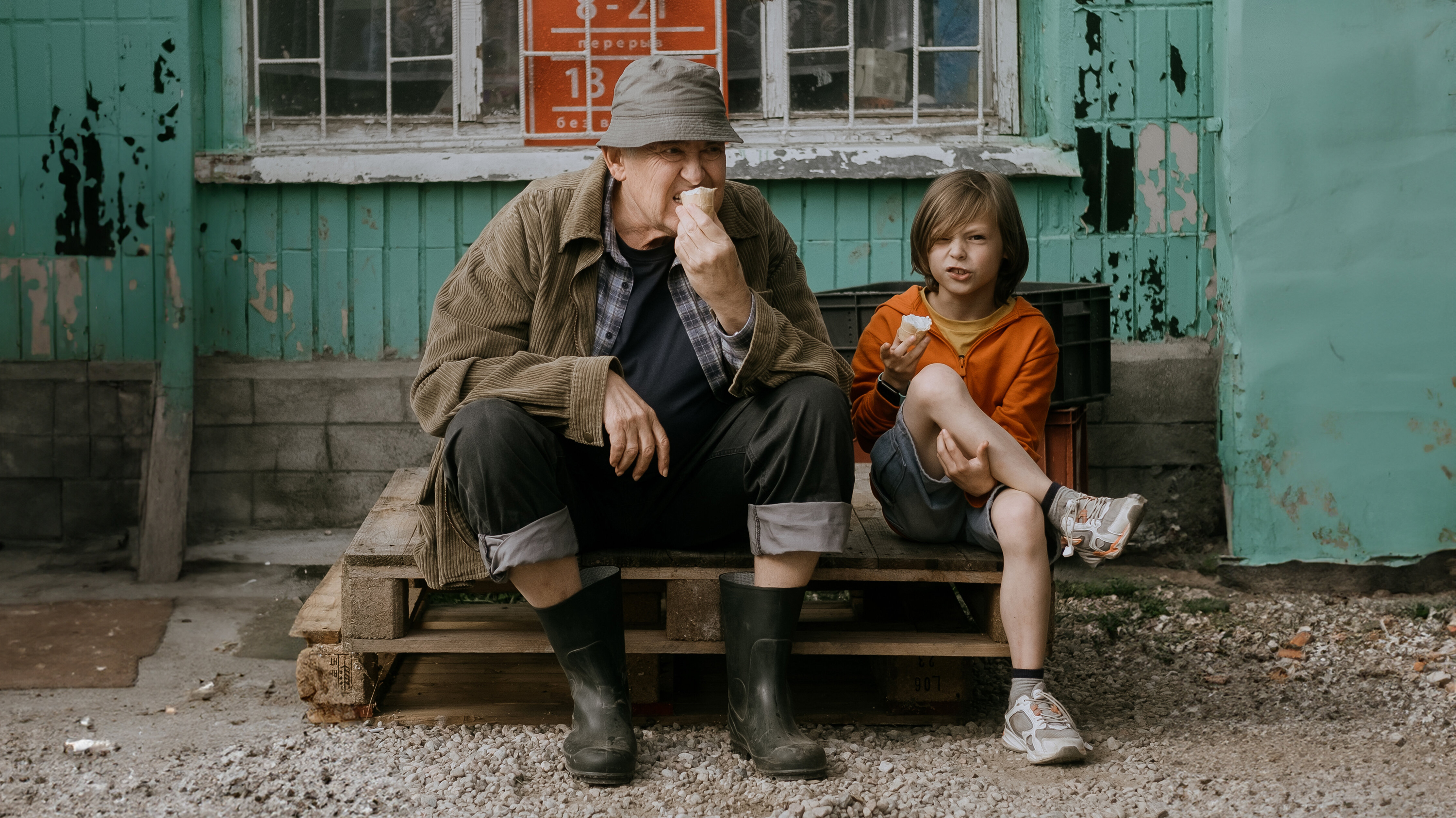 Фото - На деревню дедушке: 3000x1687 / 3077.63 Кб