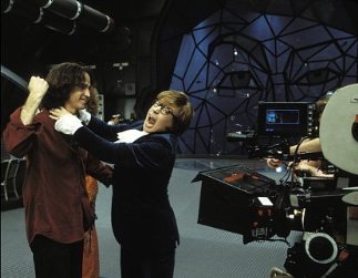 Фото - Остин Пауэрс: Голдмембер: 323x251 / 20 Кб