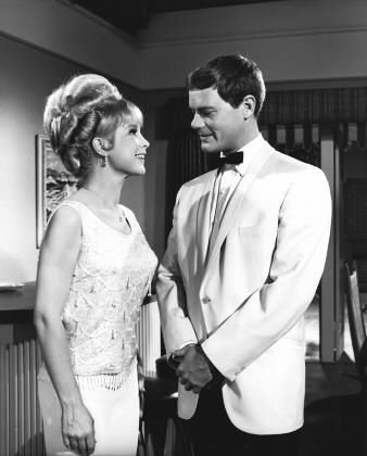 Фото - Я мечтаю о Джинни: 338x420 / 25 Кб