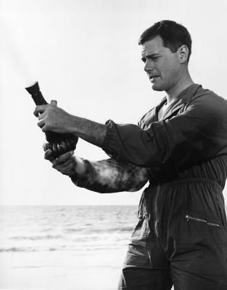 Фото - Я мечтаю о Джинни: 329x420 / 17 Кб