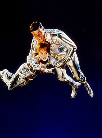 Фото - Затерянные в космосе : 334x450 / 21 Кб