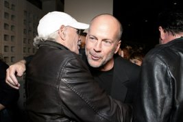 Фото - Фермер-астронавт: 267x178 / 11 Кб