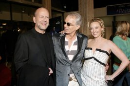 Фото - Фермер-астронавт: 267x178 / 14 Кб