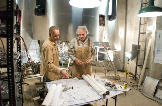 Фото - Фермер-астронавт: 316x206 / 22 Кб