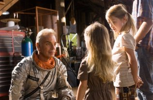 Фото - Фермер-астронавт: 316x206 / 22 Кб