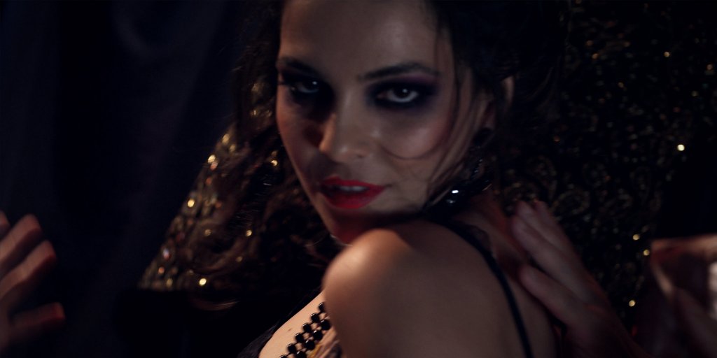 Фото - Em Uma Noite Escura, As Rosas São Amarelas: 1024x512 / 41 Кб