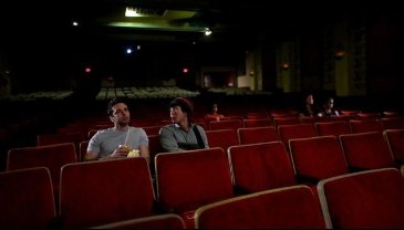 Фото - Stranger: 365x208 / 12 Кб